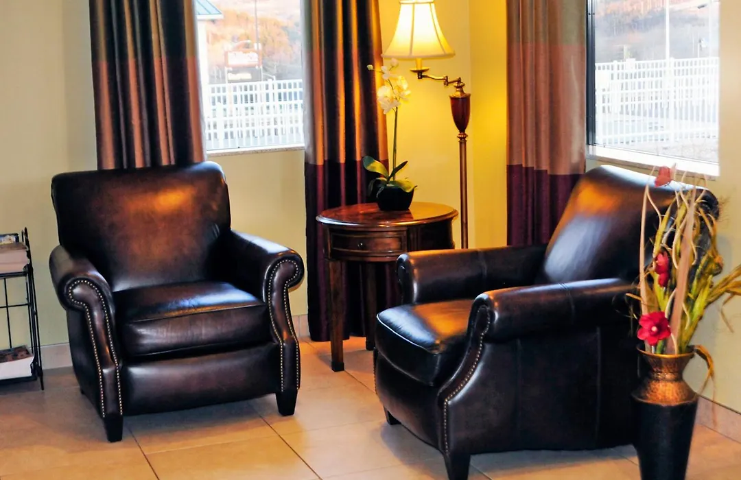 Whispering Hills Inn-1