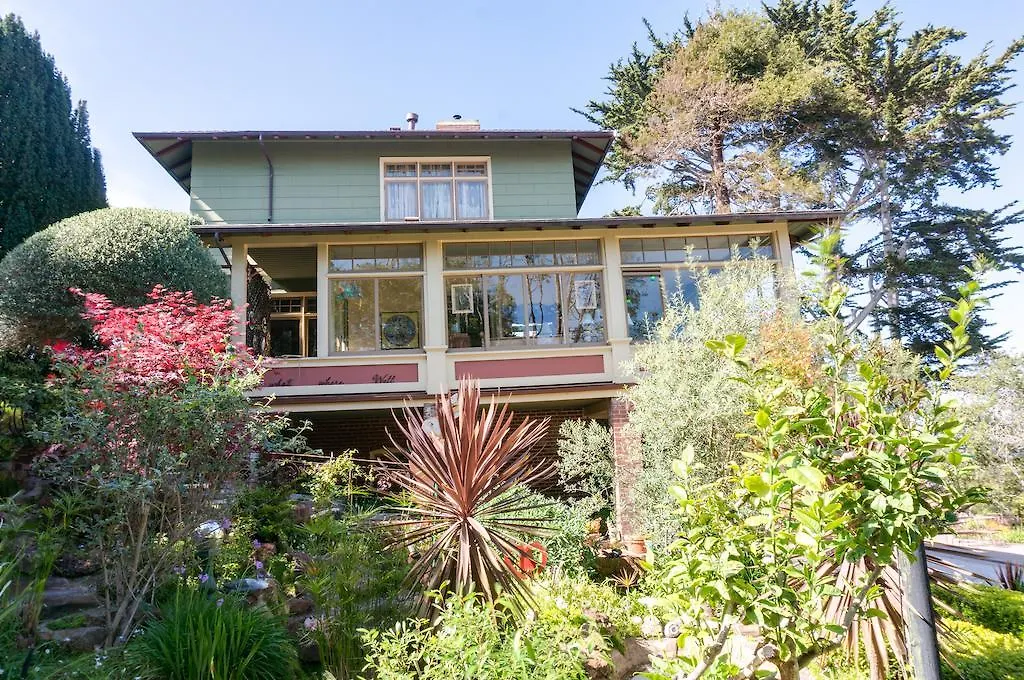 The Jabberwock Bed & Breakfast-1