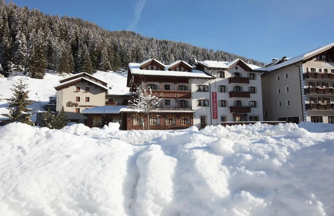 Hotel Baita Fiorita-1