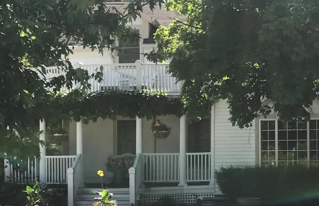 Martha'S Vineyard B & B-1