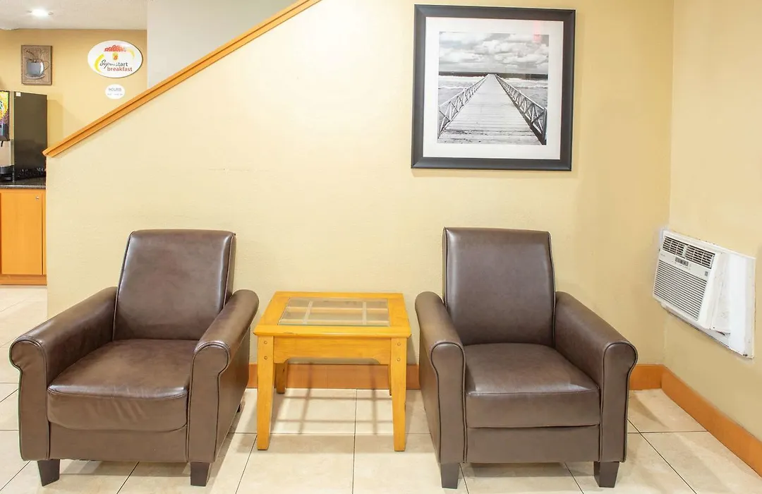Super 8 By Wyndham Panama City-1