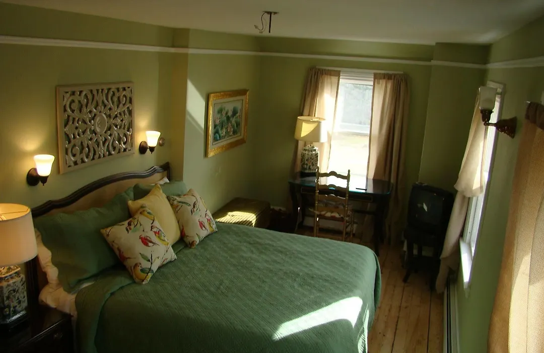 Belfast Breeze Inn-1