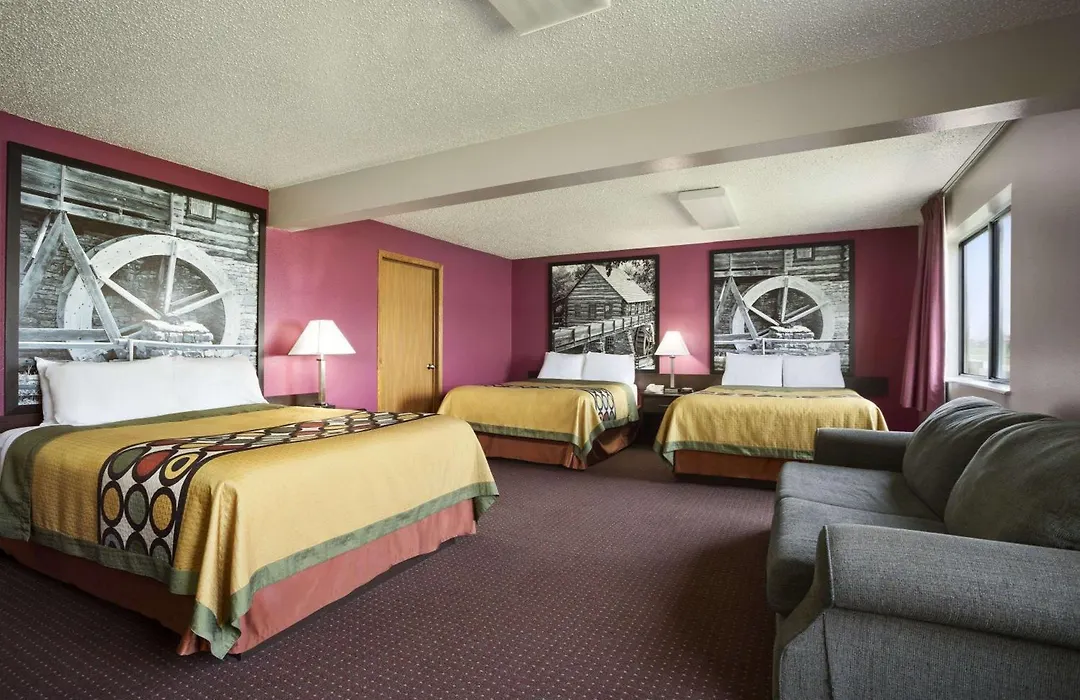 Super 8 By Wyndham Cameron-1