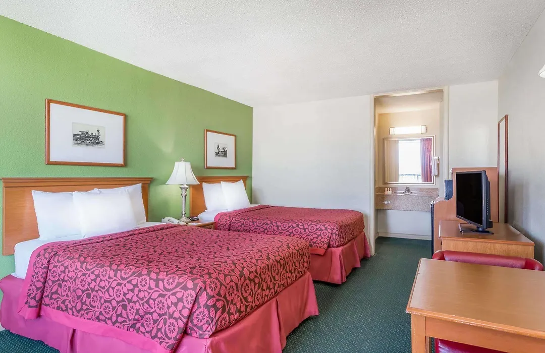 Days Inn By Wyndham Blacksburg Conference Center-1