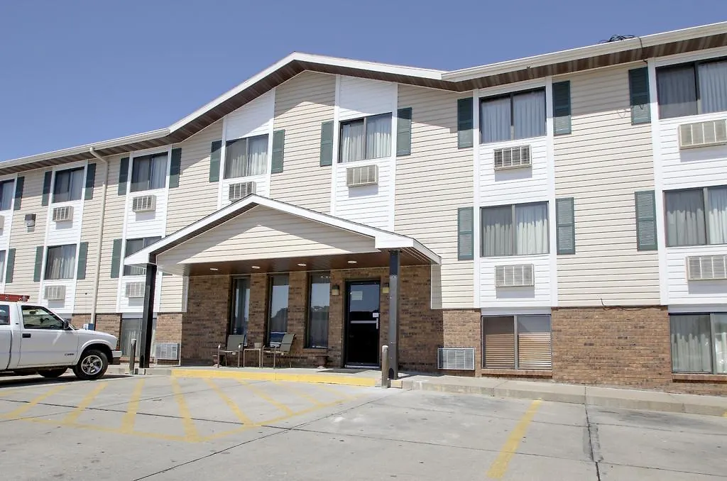 Super 8 By Wyndham Manhattan Ks-1