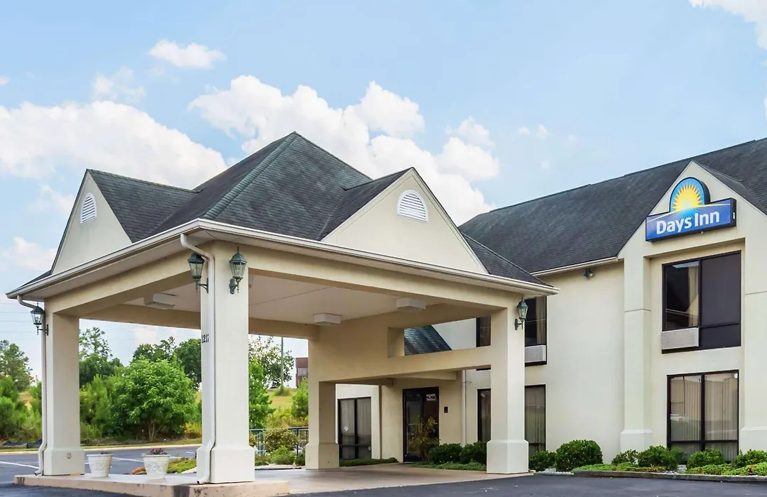 Days Inn By Wyndham Sanford-1
