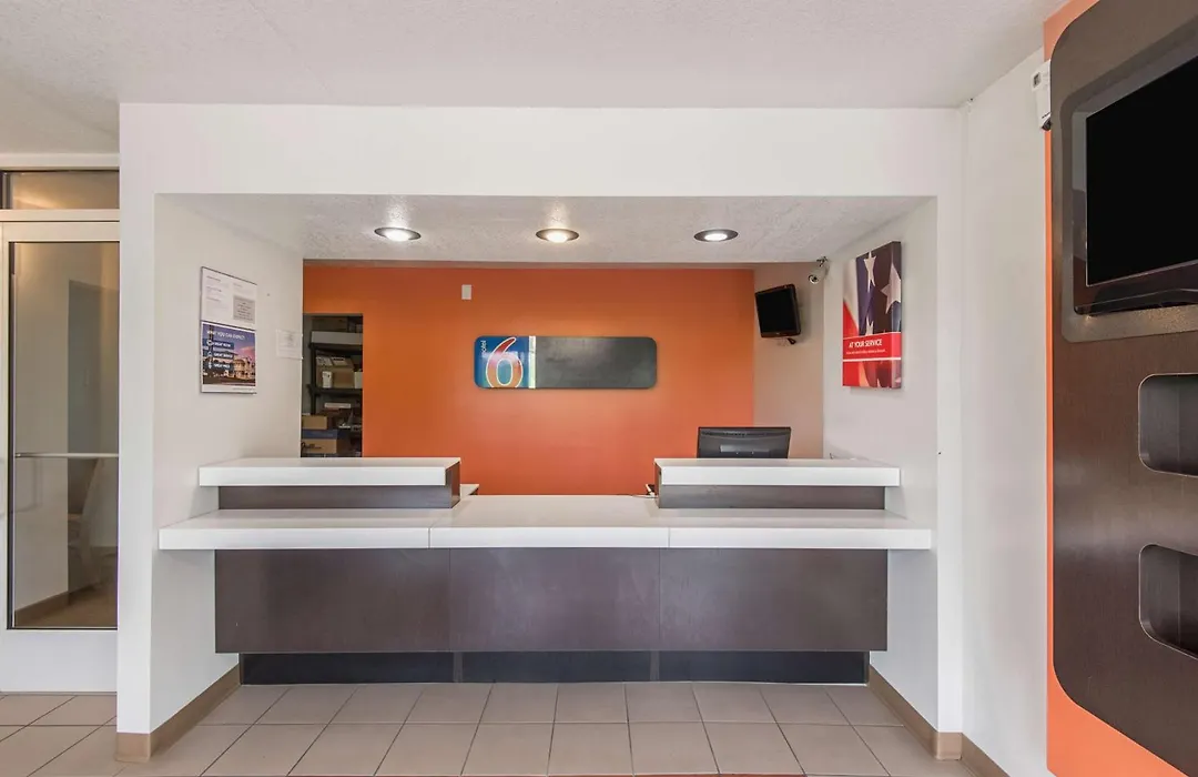 Motel 6-Overland Park, Ks-1