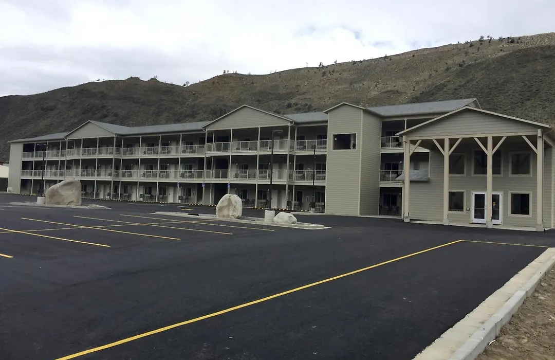 Yellowstone Big Rock Inn-1