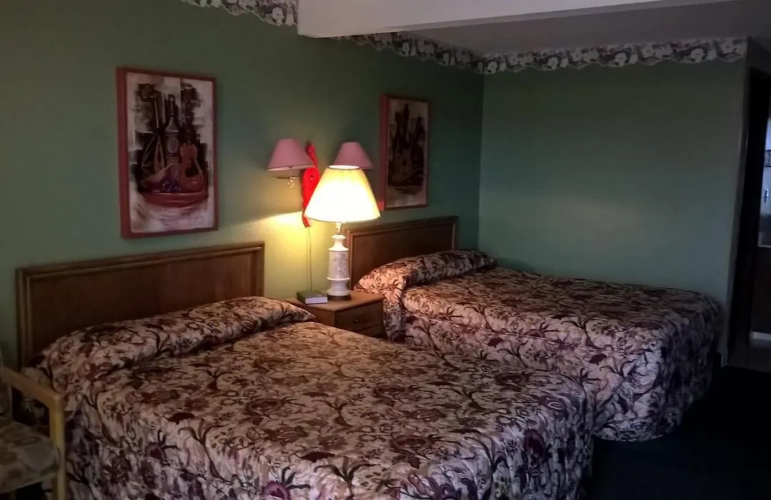 Dogwood Motel-1