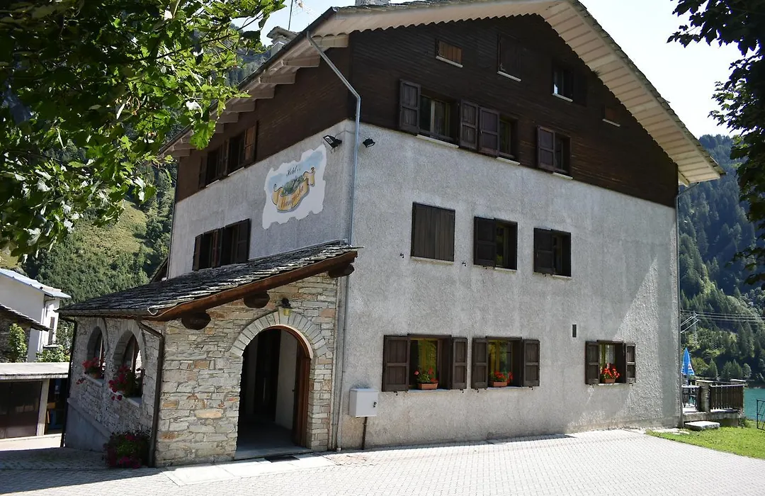 Albergo Mangusta-1