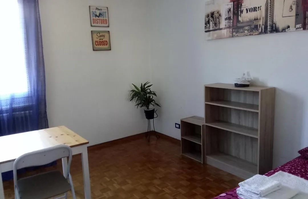 B&B Taramelli - Garage Per Bici O 2 Moto-1