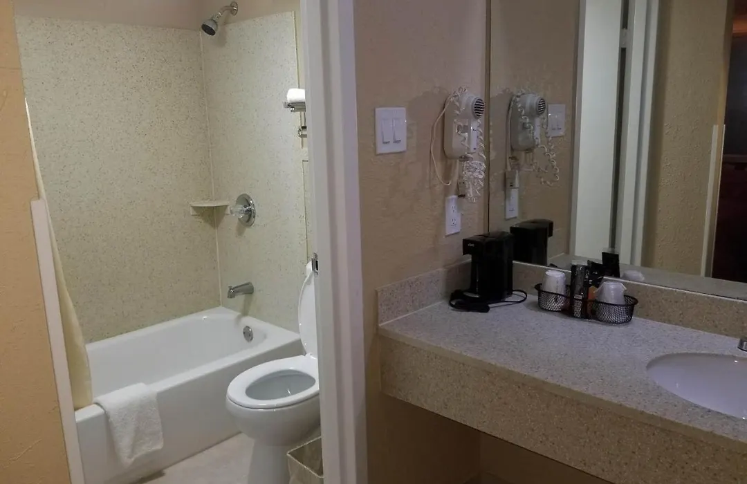 Days Inn By Wyndham Perry Near Fairgrounds-1