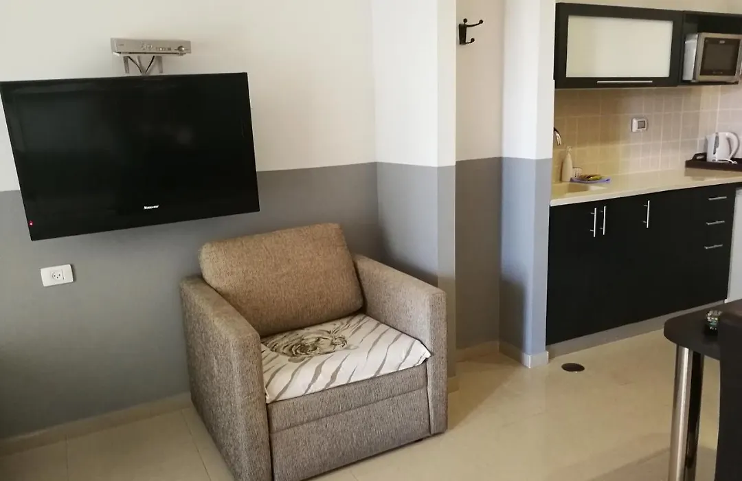 Royalty Suites-1