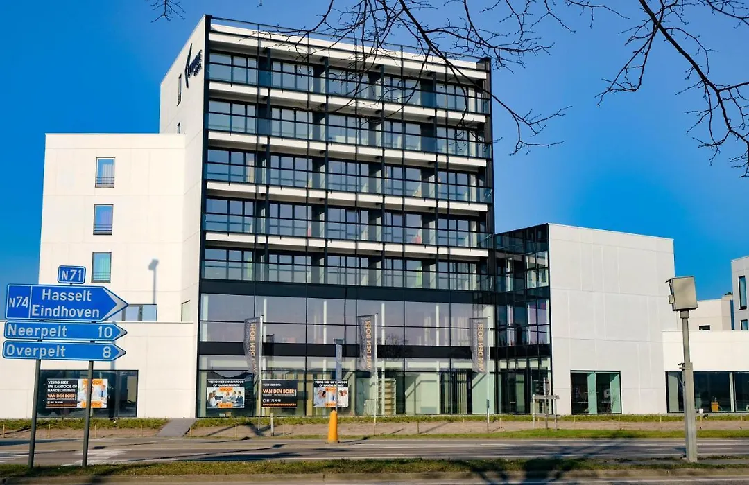 Corbie Lommel Ring-1