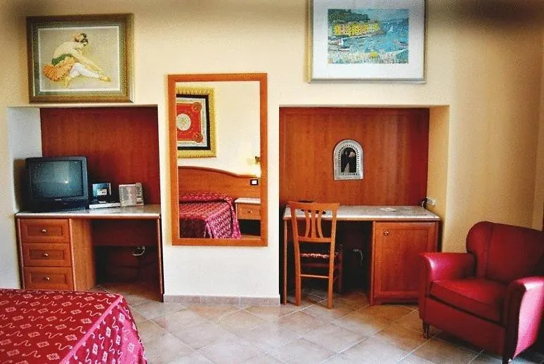 Hermitage Capua Hotel-1