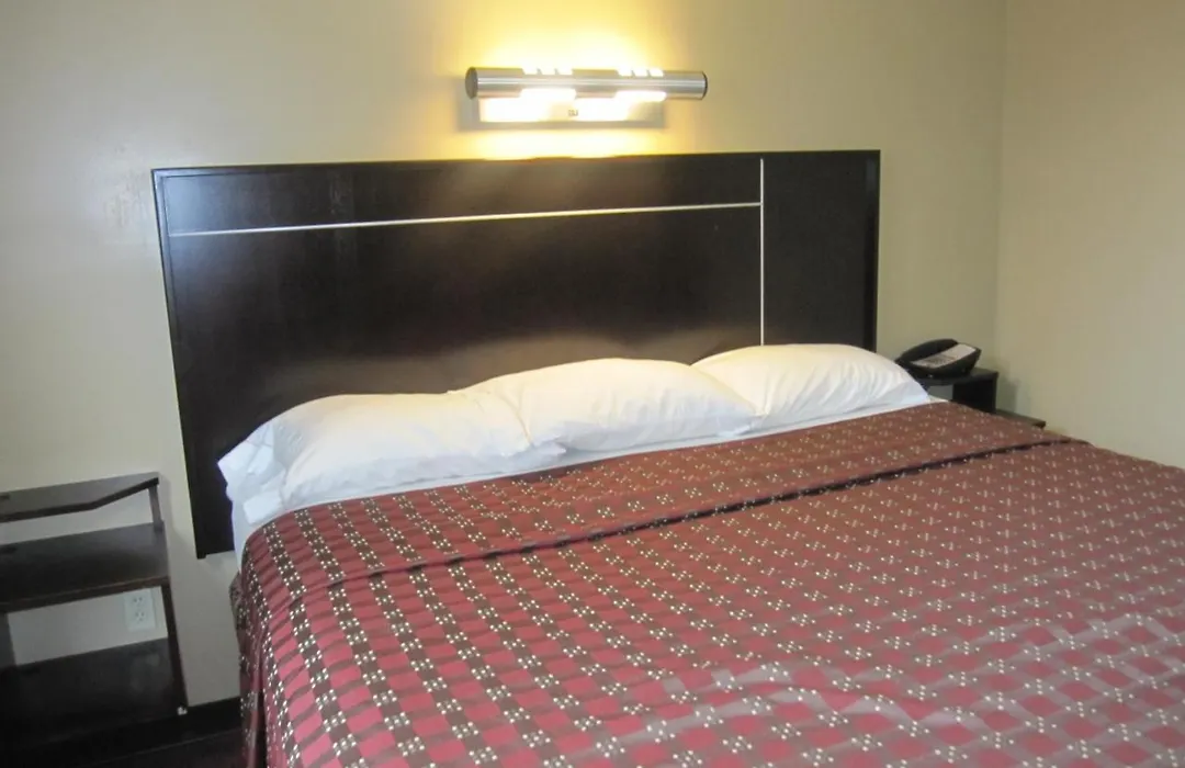 Red Roof Inn Flushing Hotel-1