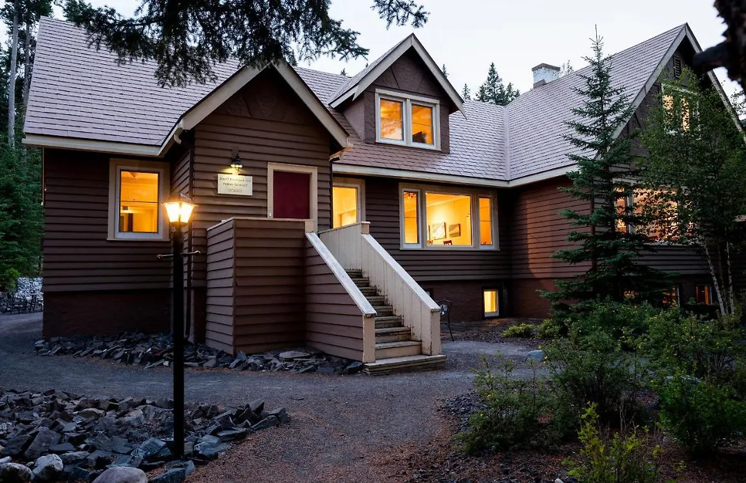 Banff Boutique Inn - Adults Only-1