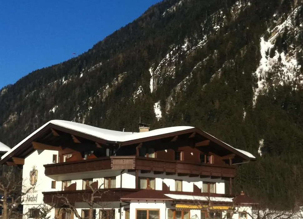 Hotel-Garni Almhof-1