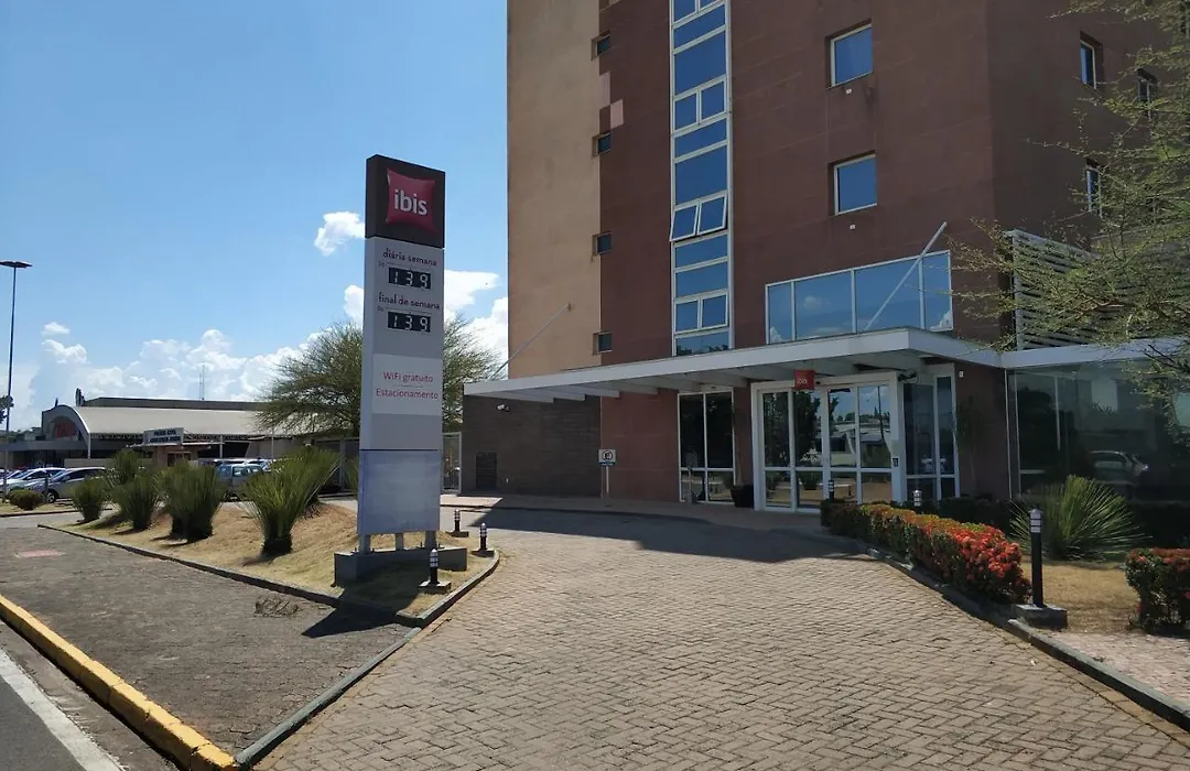 Hotel Ibis Lins-1