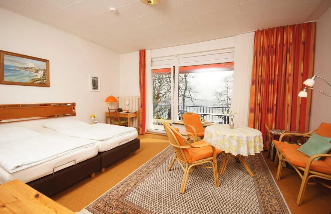 Haus Am Hang Pension Garni-1