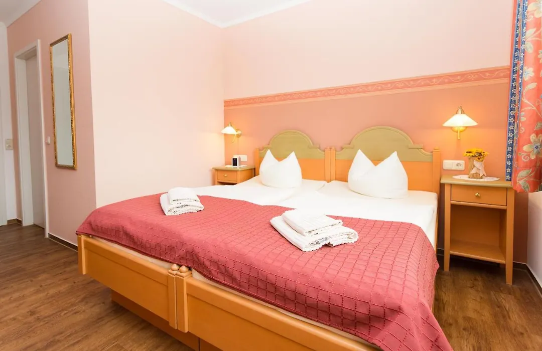 Hotel Garni Am Deich-1