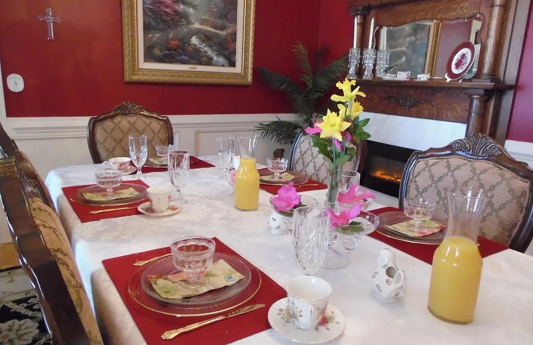 Caroline'S Bed And Breakfast-1