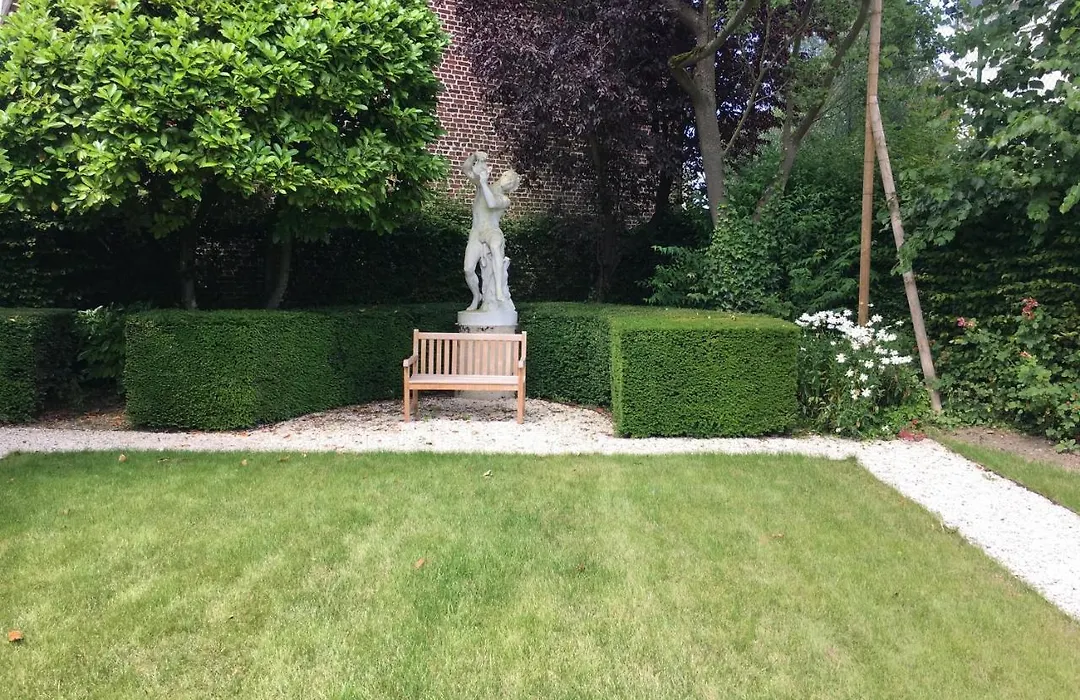 Entre Cour Et Jardin-1