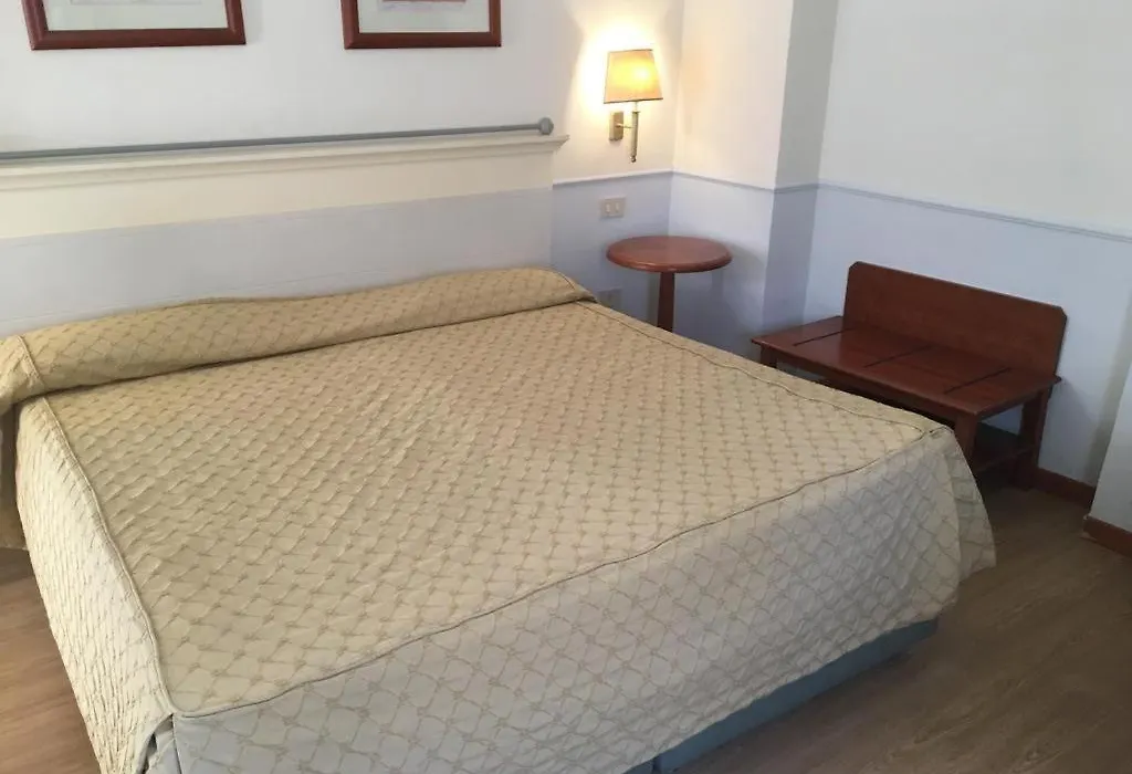 Hotel Delle Vittorie-1