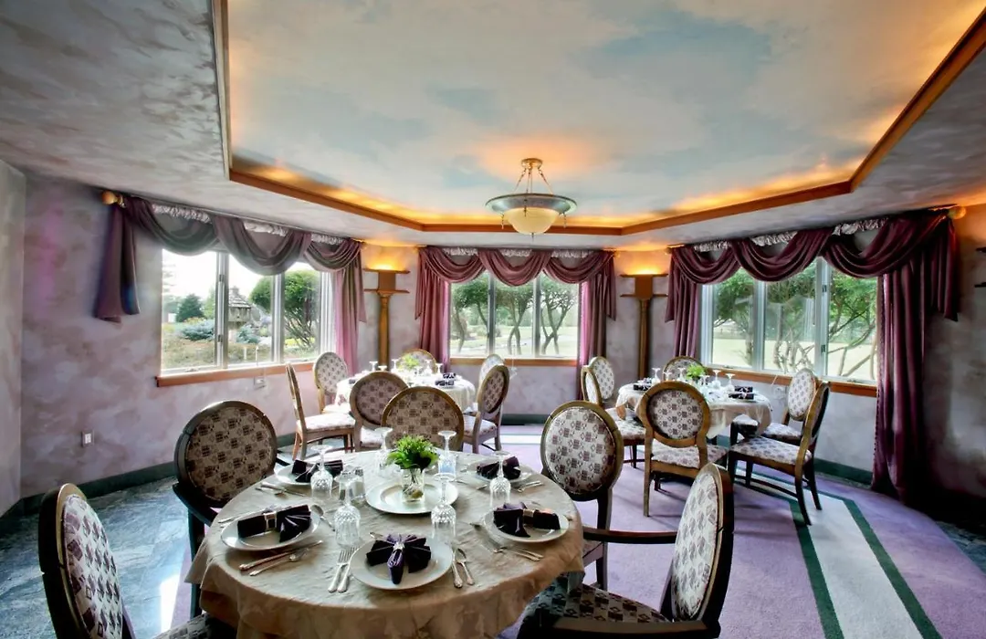 Twin Pine Manor-1