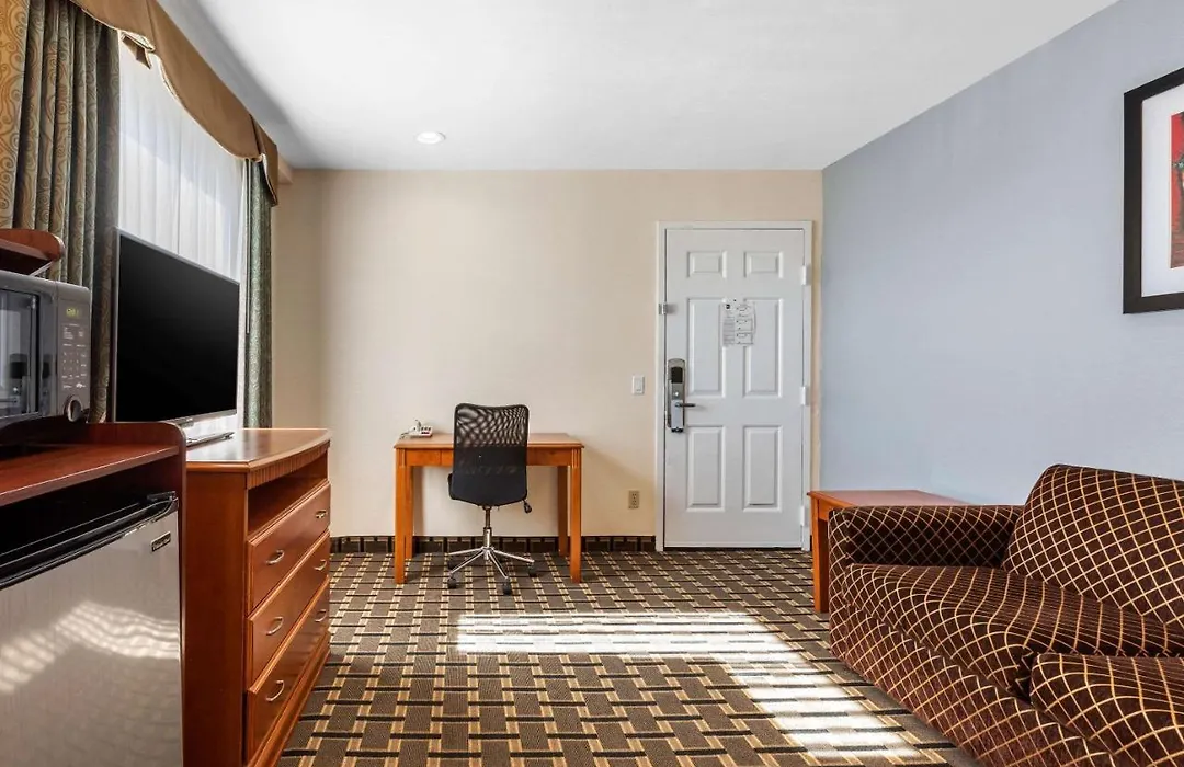 Quality Inn & Suites Huntington Beach-1