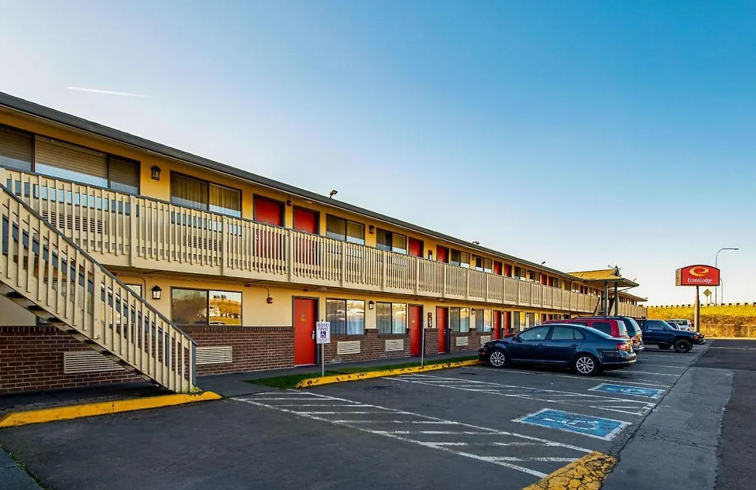 Econo Lodge-1