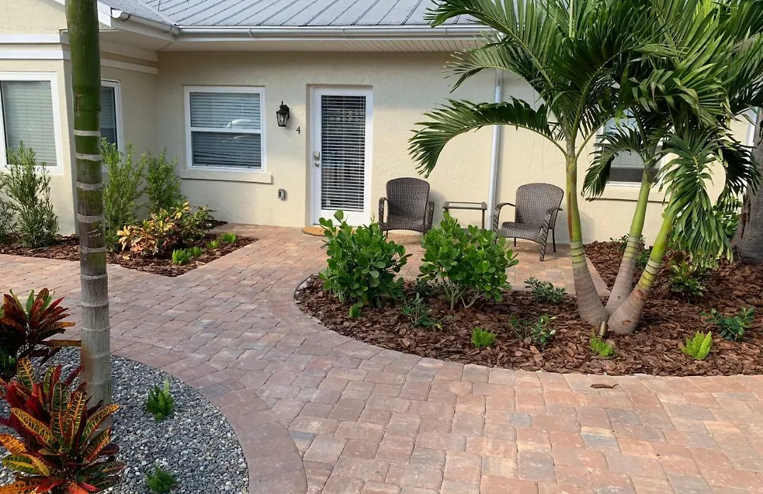 Twin Palms At Siesta-1