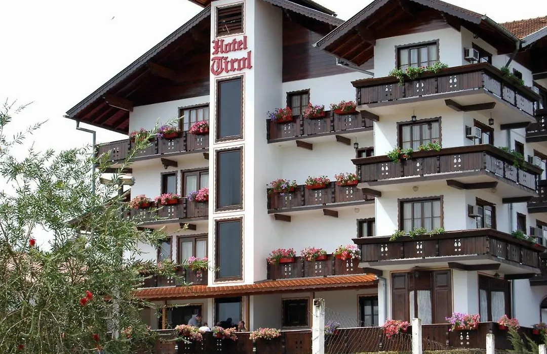 Hotel Tirol-1