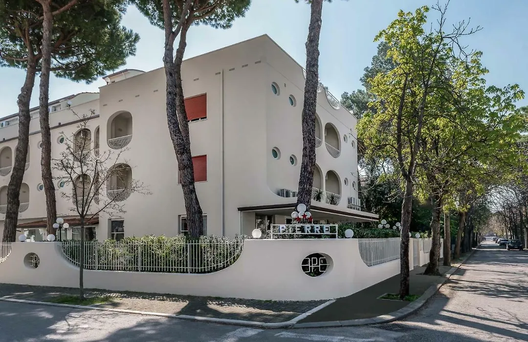 Hotel Pierre NUOVA GESTIONE-1