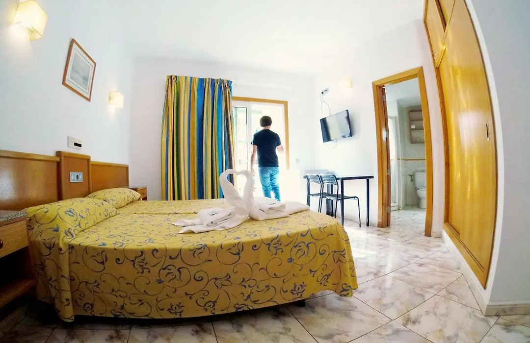 Hostal Carel-1