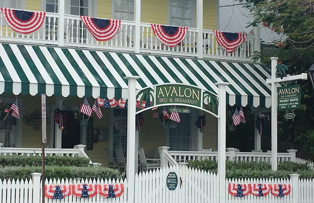 Avalon Bed And Breakfast (Adults Only)-1