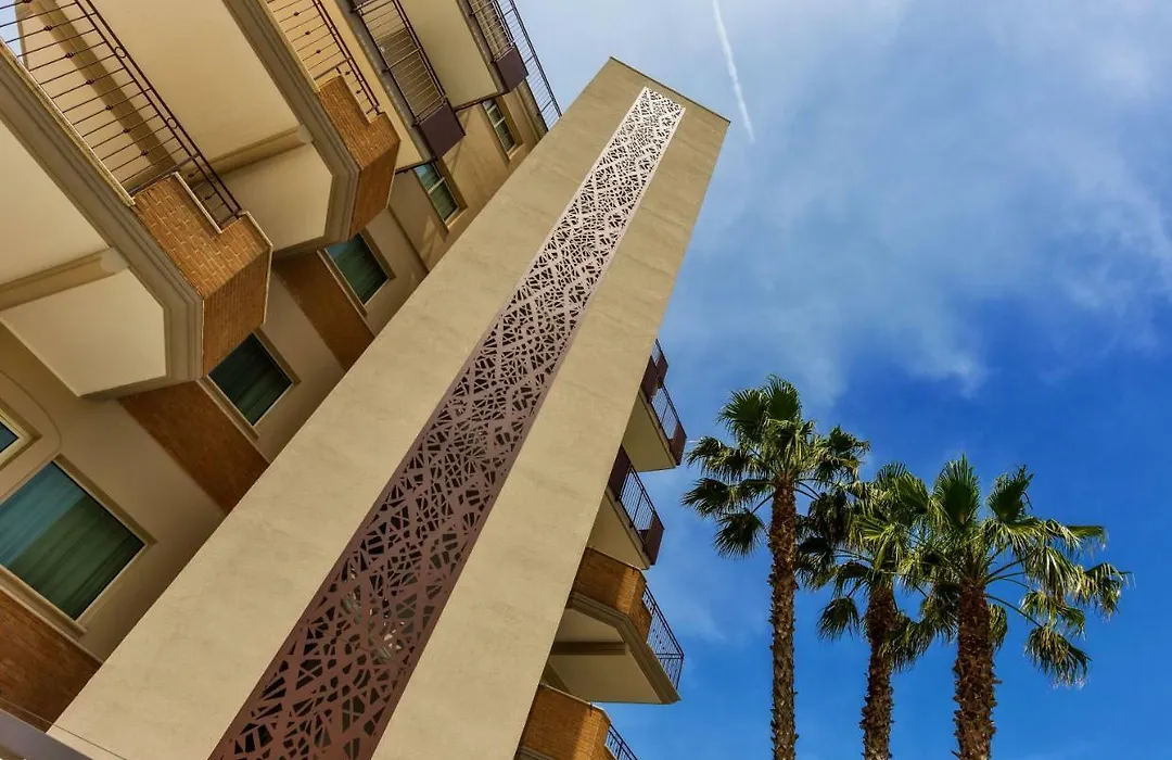 Almaluna Hotel & Resort-1