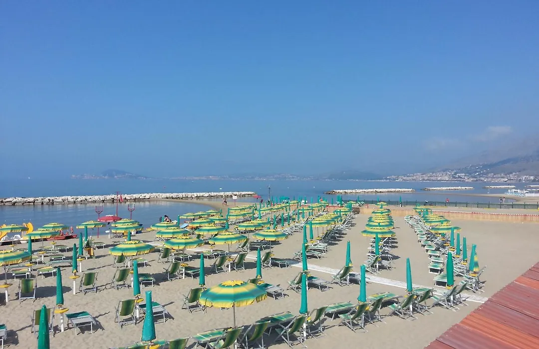 b&b Il Girasole Formia Guesthouse-1