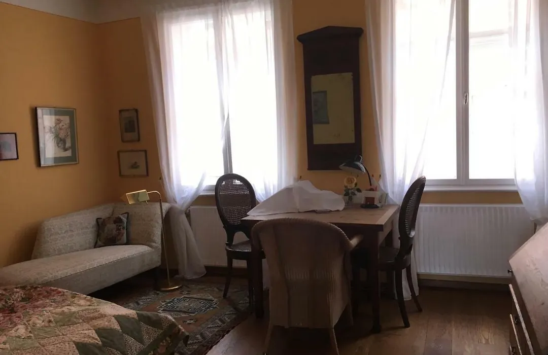 Gast In Hedwigs Haus Auf Dem Meere-1