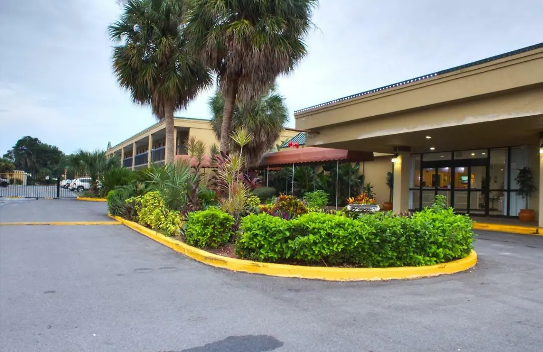 Winter Haven Gardens Inn-1