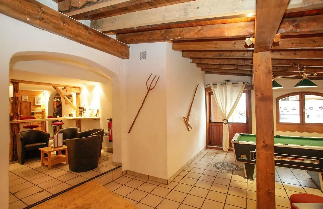 Hôtel Odalys Chalet Alpina-1