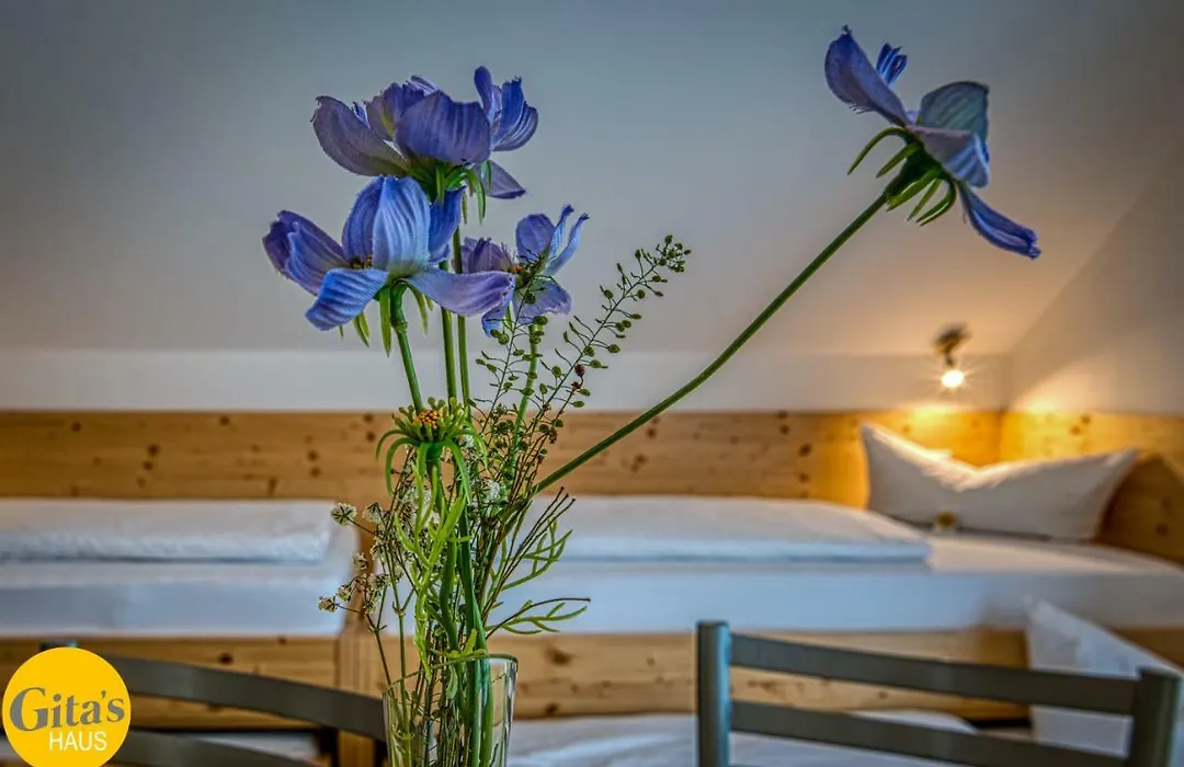 Gita'S Haus-1