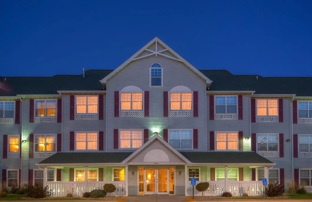Country Inn & Suites By Radisson, Waterloo, Ia-1