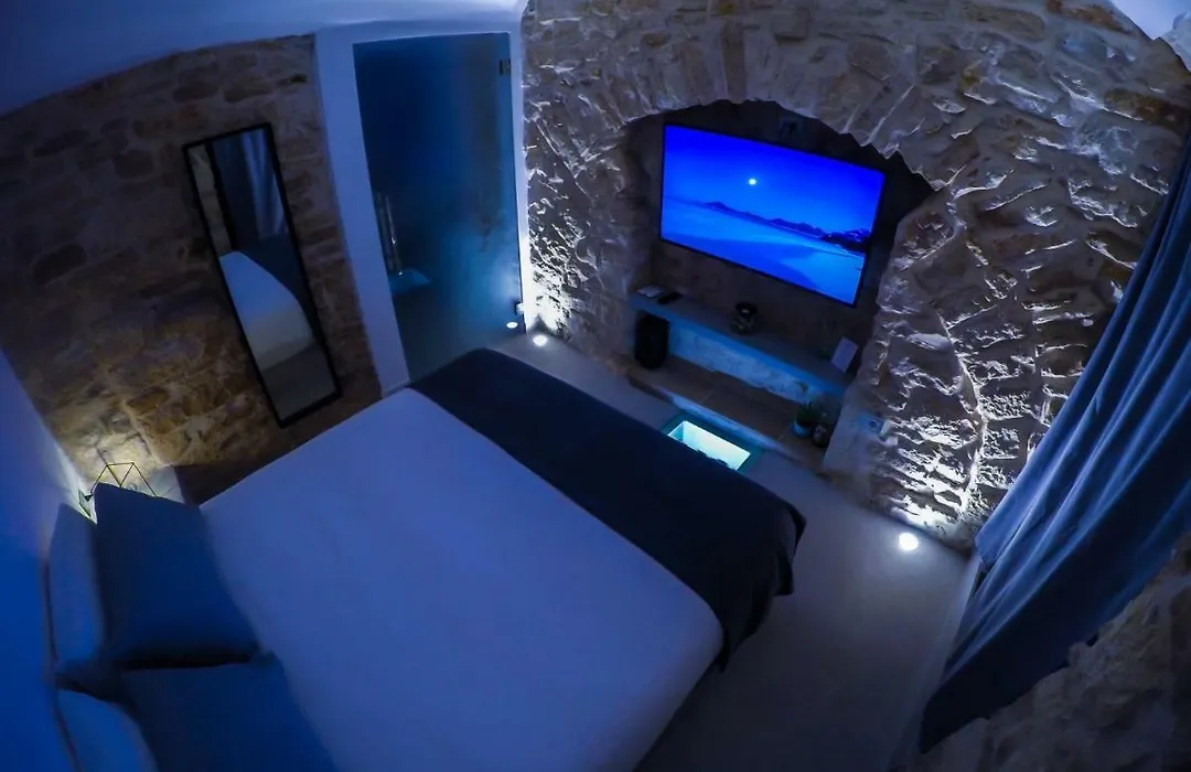 Levante Luxury Room-1