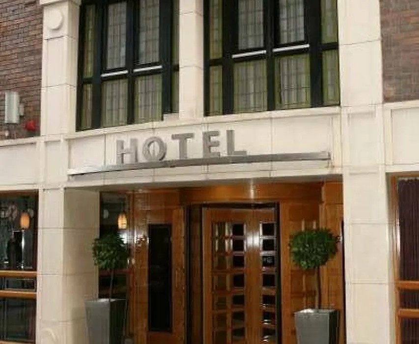 Paramount Hotel-1