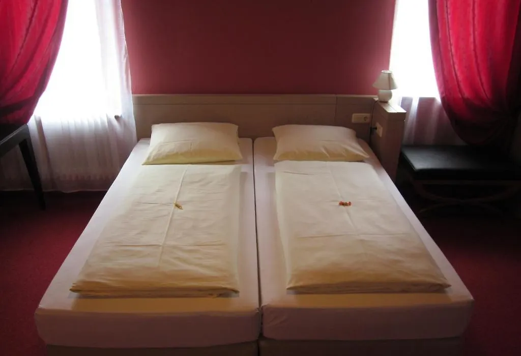 Hotel Alte Krone-1