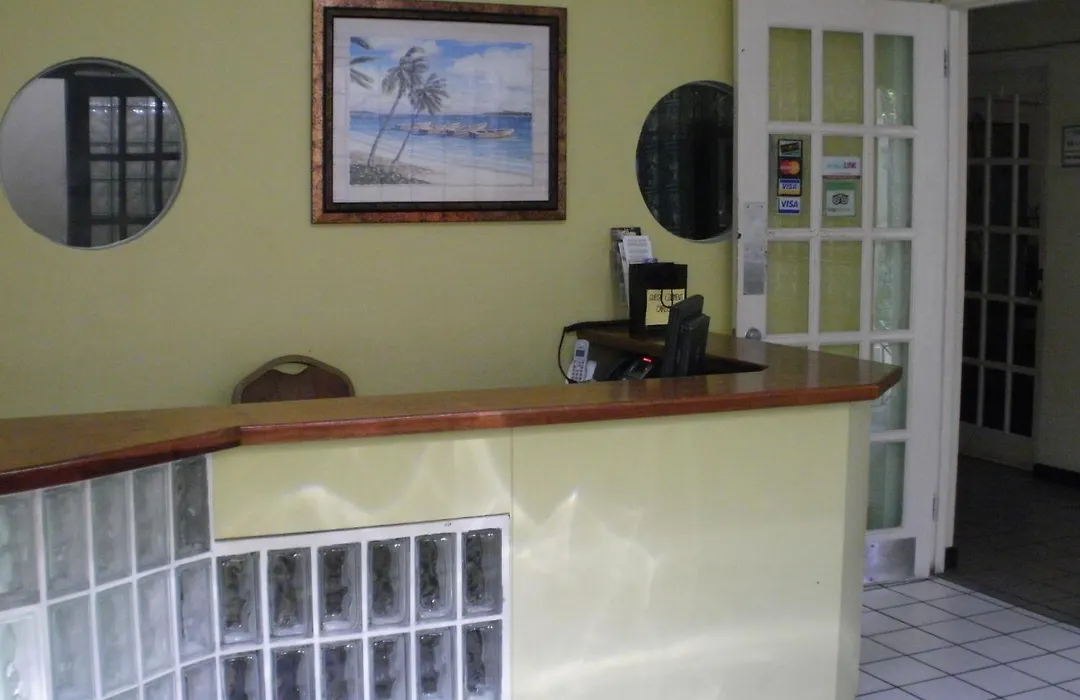 Pineapple Court Hotel-1
