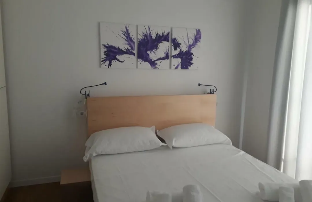 Luna Blu-1
