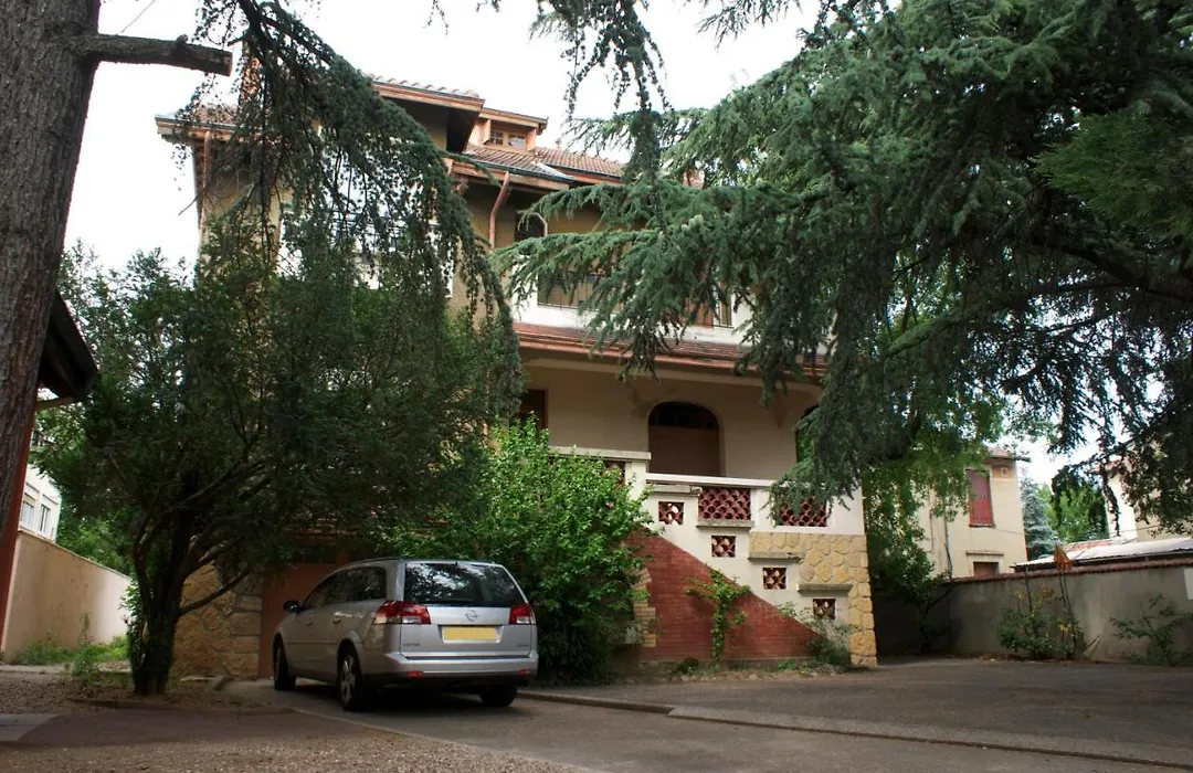 Hotel Le Lyon Bron-1