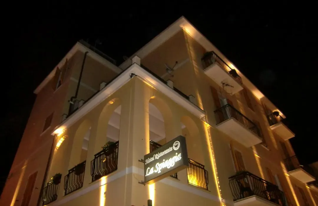 Hotel La Spiaggia-1